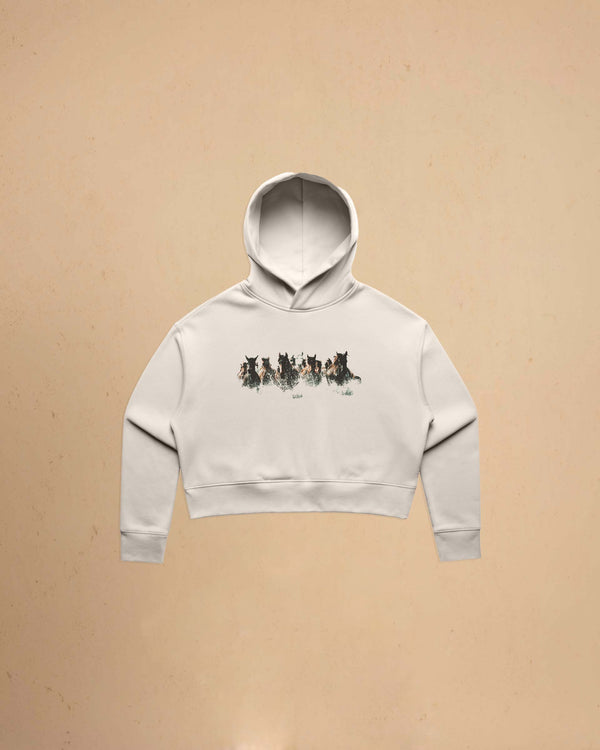 Women’s cropped western hoodie featuring minimalist wild horse artwork on premium fleece fabric by Montavor.